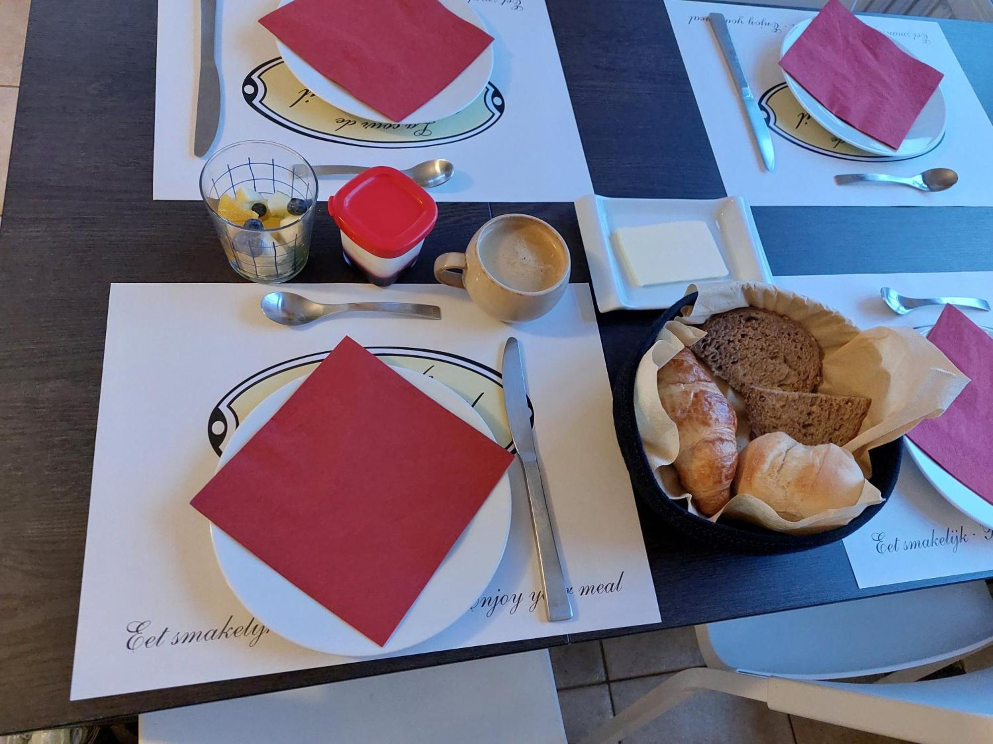 Bed and Breakfast La Cour De Grandmenil Manhay Екстер'єр фото