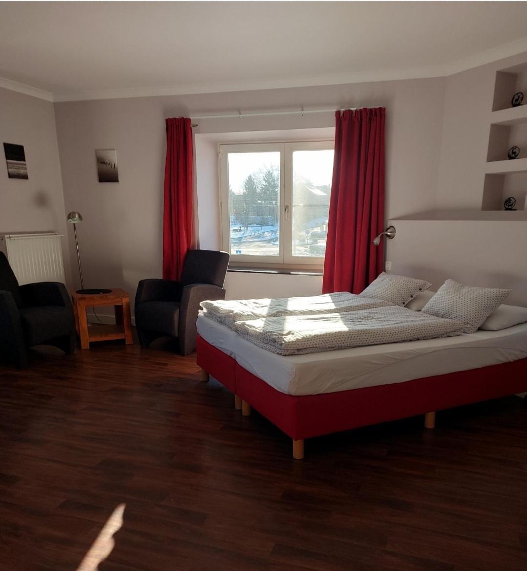 Bed and Breakfast La Cour De Grandmenil Manhay Екстер'єр фото